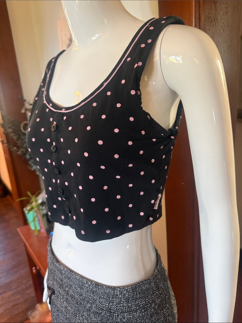 La Vie en Rose size m Black & Pink Polka Dot Cropped Tank Top built in sports br